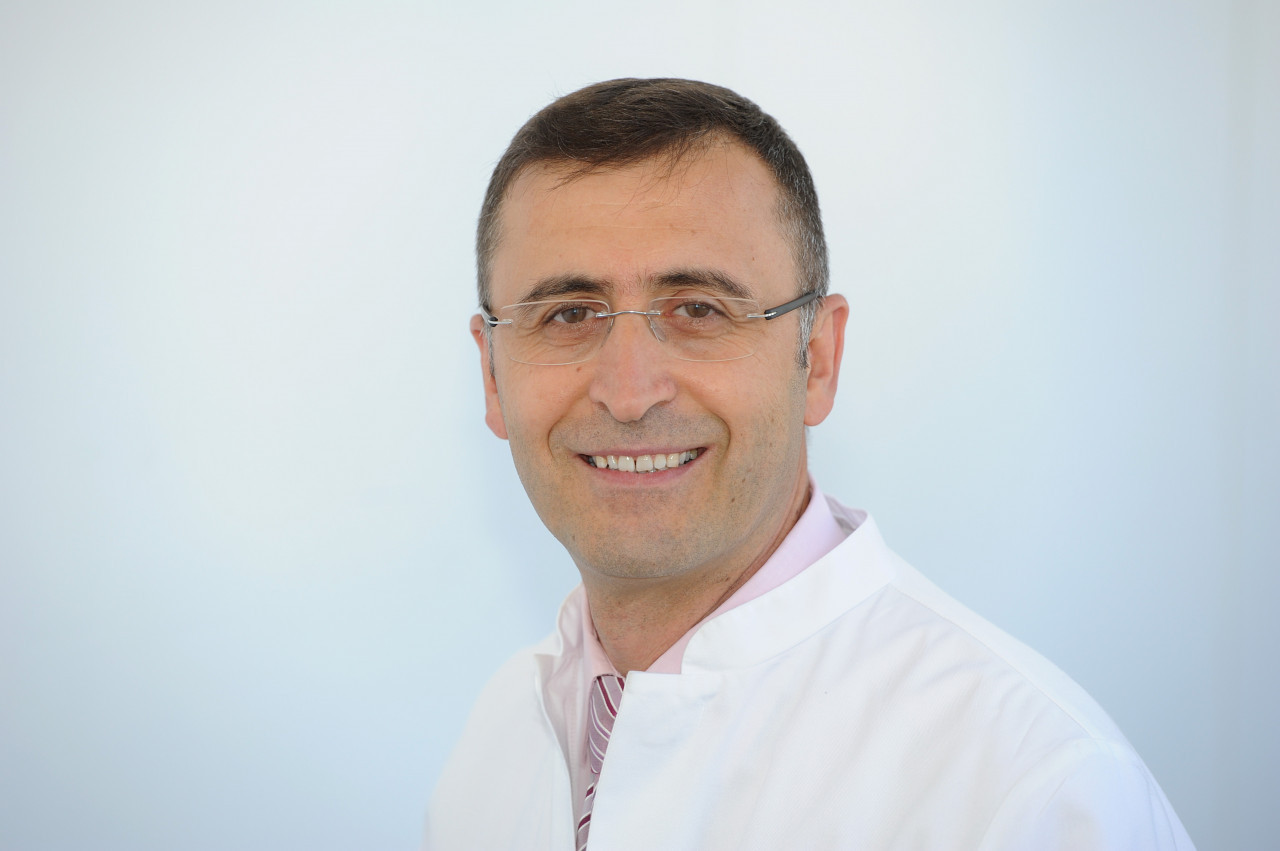 Chefarzt Dr. med. Mustafa Deryal